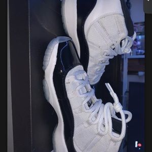Air Jordan concord 11